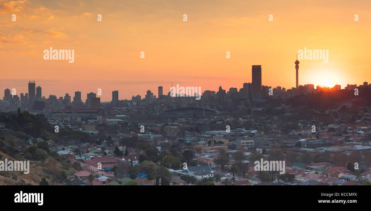 Avis de skyline at sunset, Johannesburg, Gauteng, Afrique du Sud Banque D'Images