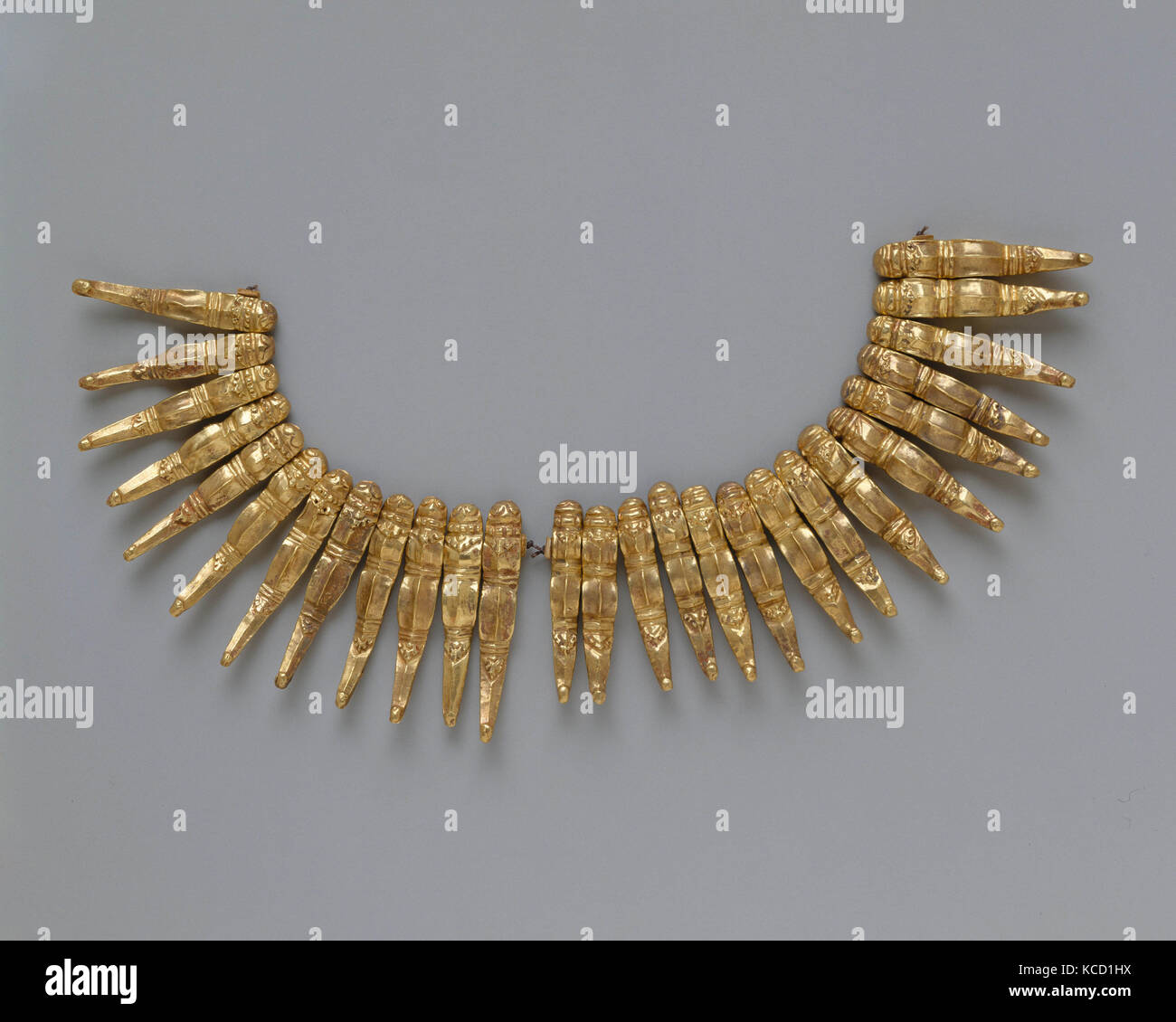 Deux ensembles de perles Collier sous la forme d'insectes stylisés, 8ème-début 10ème siècle Banque D'Images