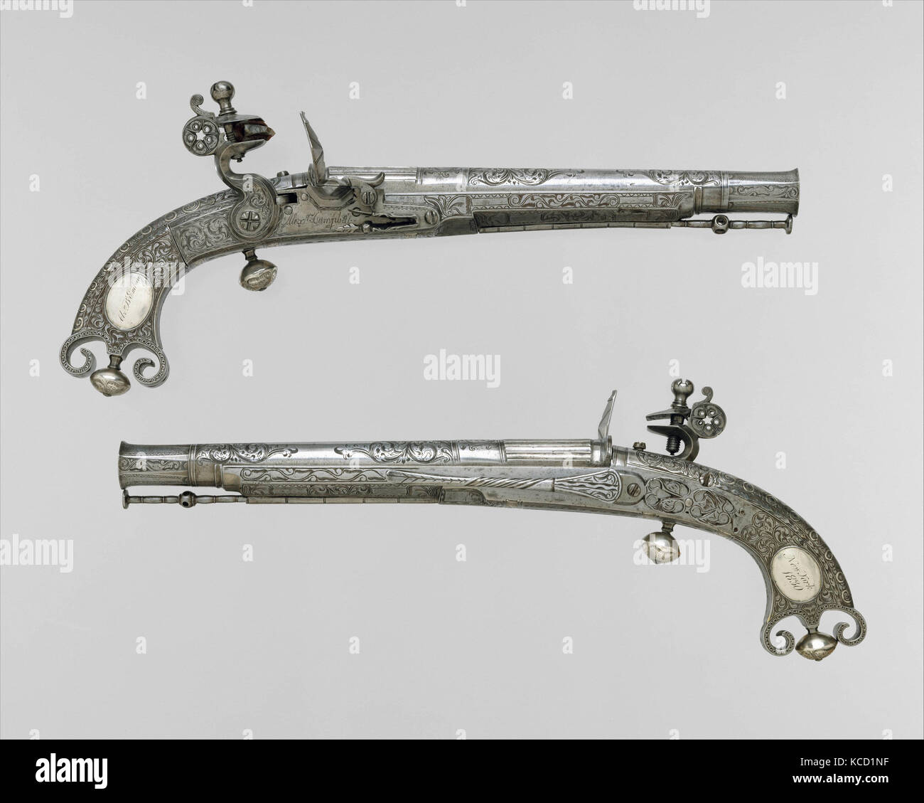 Paire de pistolets à silex, ca. 1750-70, Doune, Perthshire, Écosse, Doune, acier, argent, L. 11 3/4 in. (29,8 cm), d'armes à feu Banque D'Images