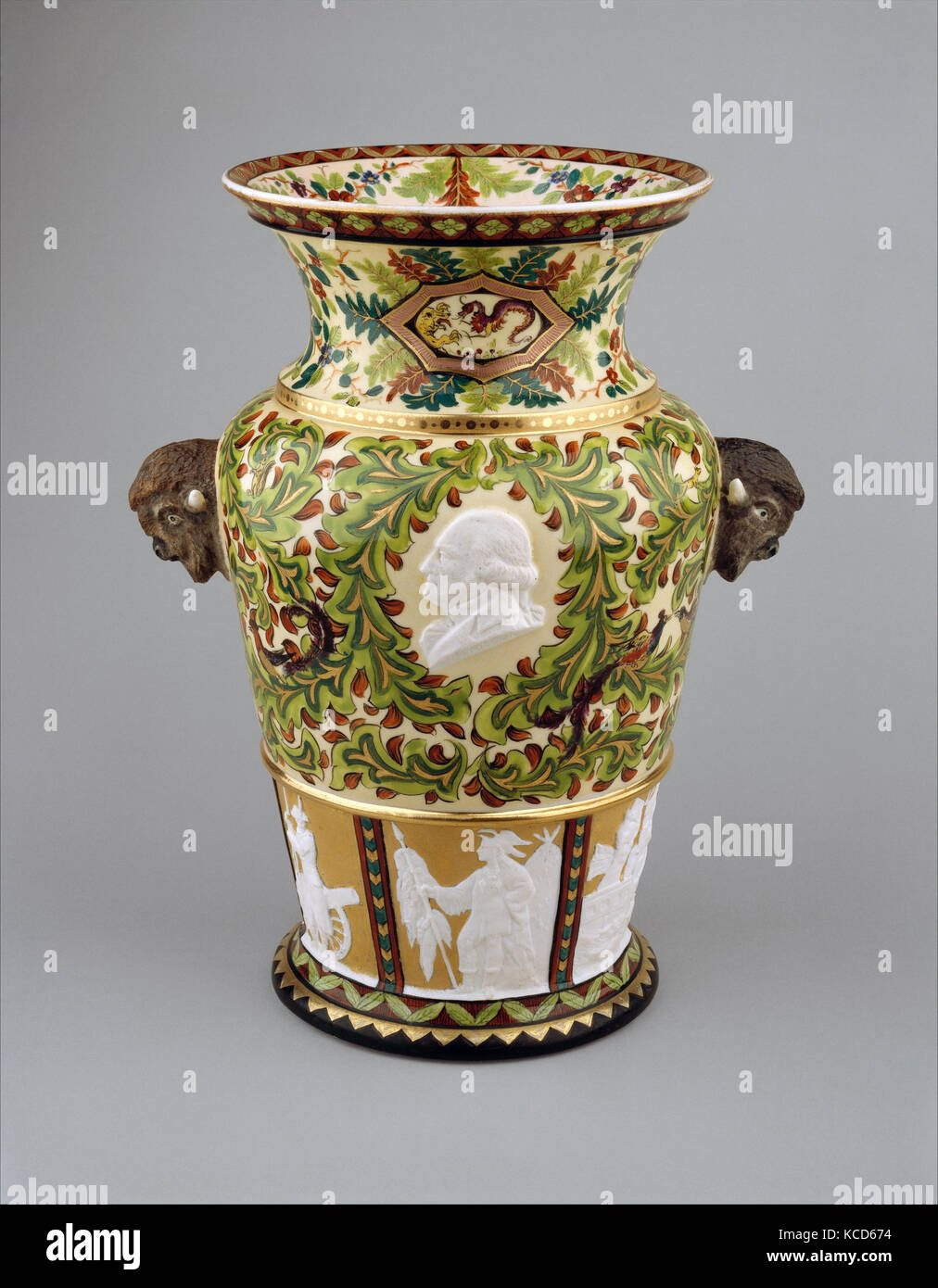 Siècle Vase, 1877, Made in Brooklyn, New York, United States, American, Porcelaine, 12 3/4 x 10 1/4 in. (32,4 x 26 cm), Céramique Banque D'Images