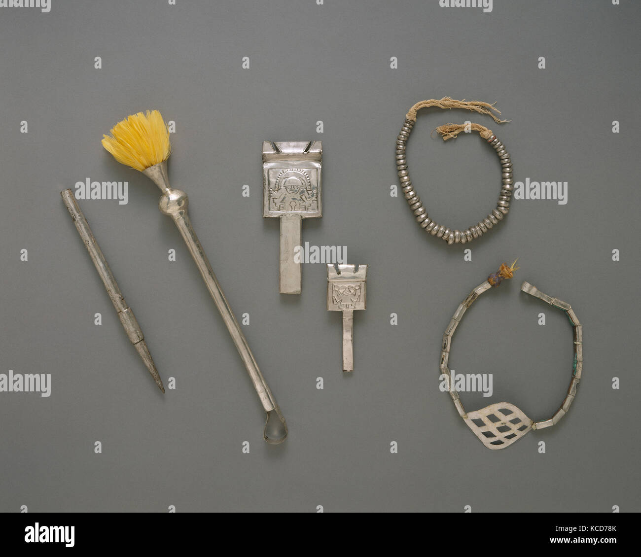 Miroir, 13e et 15e siècle, le Pérou, ou Chimú Chancay, Argent (martelées), H x L : 2 1/2 x 6 5/16''. (6,3 x 16 cm), Metal-Implements Banque D'Images