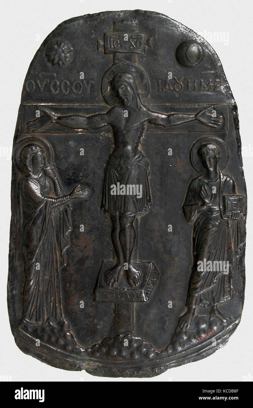 Plaque avec la Crucifixion, 16e siècle, Européen, alliage de cuivre, Total : 8 11/16 x 5 9/16 x 9/16 in. (22 x 14,1 x 1,4 cm Banque D'Images