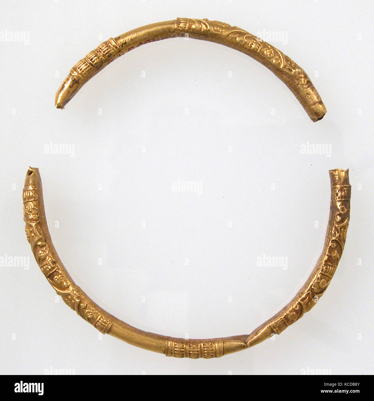 Bracelet, 16ème siècle, l'espagnol, l'or, dans l'ensemble (a) : 4 1/2 x  3/16 in. (11,5 x 0,5 cm), Metalwork-Gold Photo Stock - Alamy