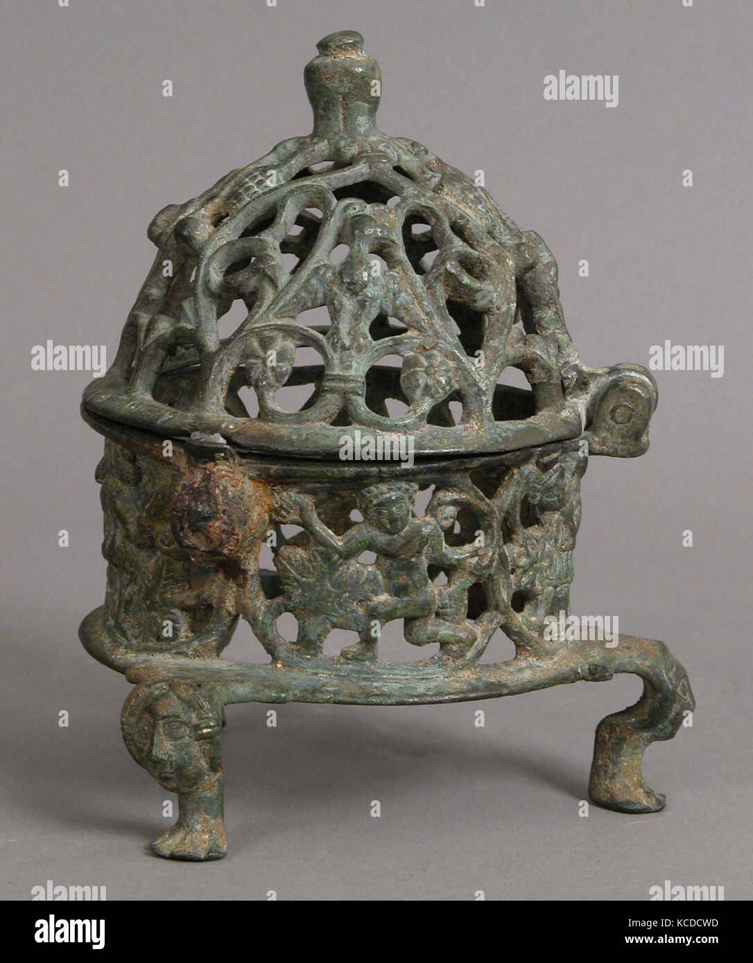 Encensoir avec défilement vigne habitées, 6e siècle Banque D'Images