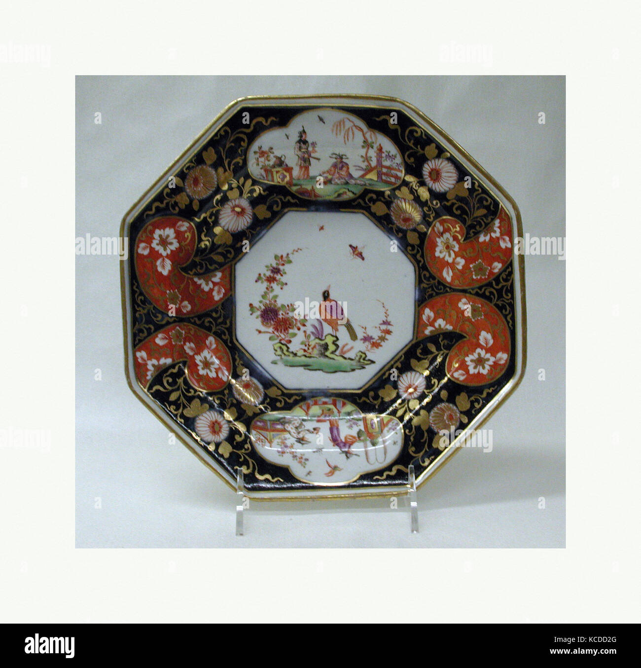 La plaque (L'un d'une paire), 1750-55, Vienne, Autriche, disque-pâte porcelaine, W. 8 13/16 in. (22.4 cm.) H. 1 9/16 in. (4.0 cm Banque D'Images