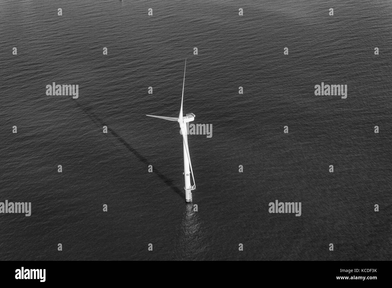 Photo aérienne des éoliennes de la baie Liverpool Banque D'Images