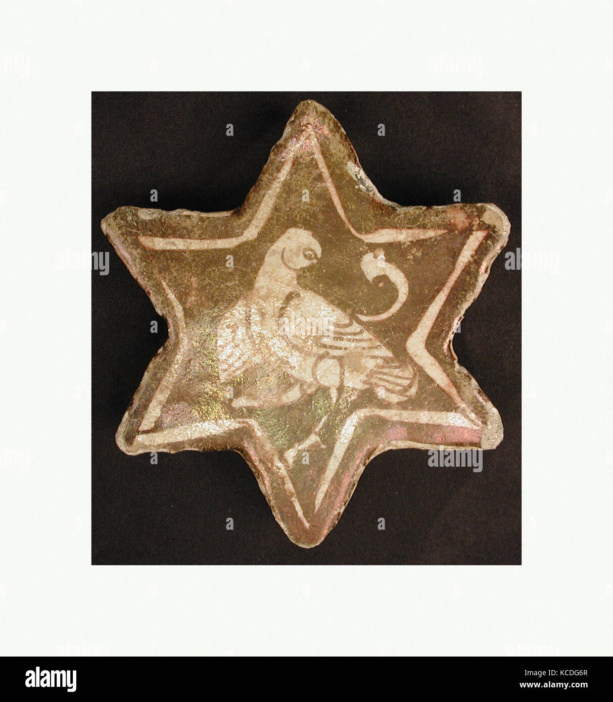 Star-Shaped tuile, 13ème siècle, attribué à l'Iran, l'Stonepaste ; overglaze et lustre-peint, Ceramics-Tiles Banque D'Images