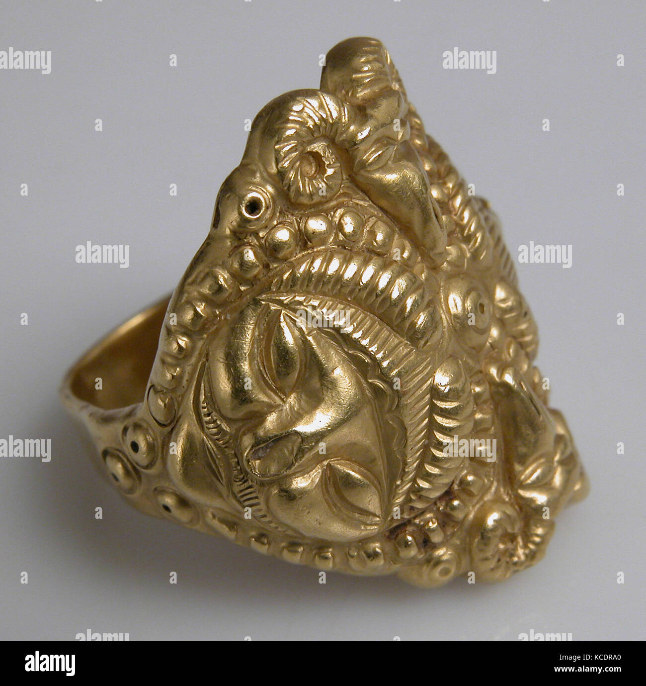 Anneau, 4ème siècle avant J.-C., les Celtes, d'or, Total : 1 x 1 x 1 in., 0lb. (2,6 x 2,5 x 2,6 cm, 15.2g), Metalwork-Gold, ces anneaux Banque D'Images