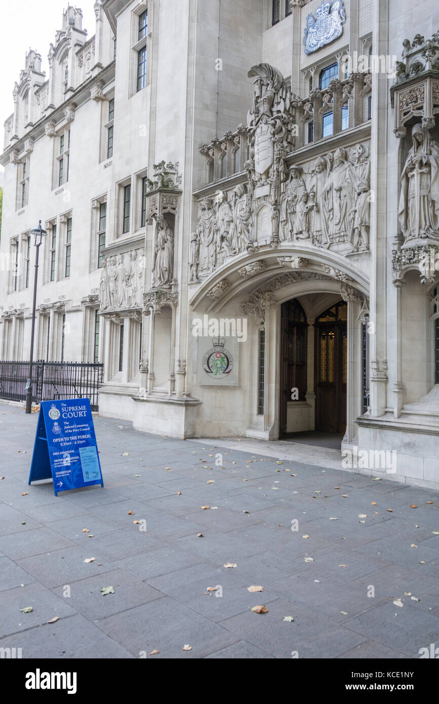 L'extérieur de la Cour Suprême du Royaume-Uni à la place du Parlement, Londres, UK Banque D'Images