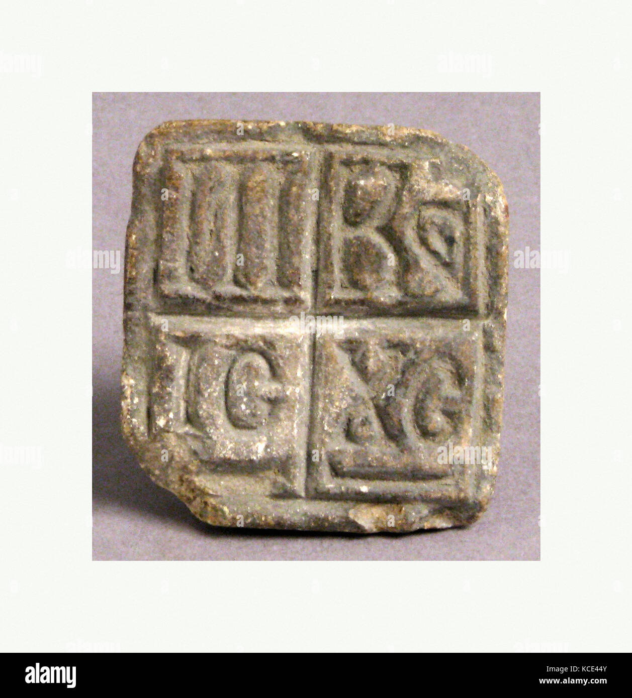 Timbre de pain, 500-900, byzantine, fired ceramic, Total : 1 3/4 x 1 11/16 x 1 in. (4,5 x 4,3 x 2,6 cm), céramique, pressé Banque D'Images