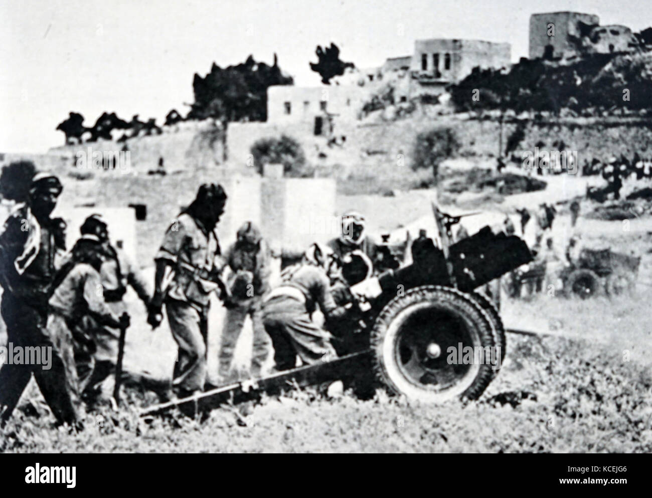 Les bombardements de l'artillerie de la Légion arabe Haganah juive positions pendant le siège de Jérusalem ; la guerre israélienne de l'indépendance 1948 Banque D'Images