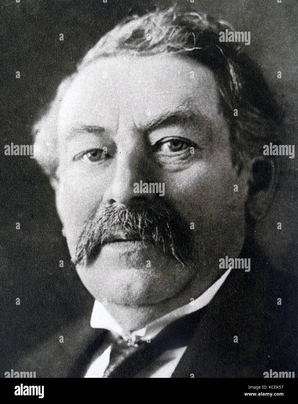 Portrait photographique de Aristide Briand (1862-1932) un homme d'État français qui a servi comme Premier Ministre de la France. En date du 20e siècle Banque D'Images