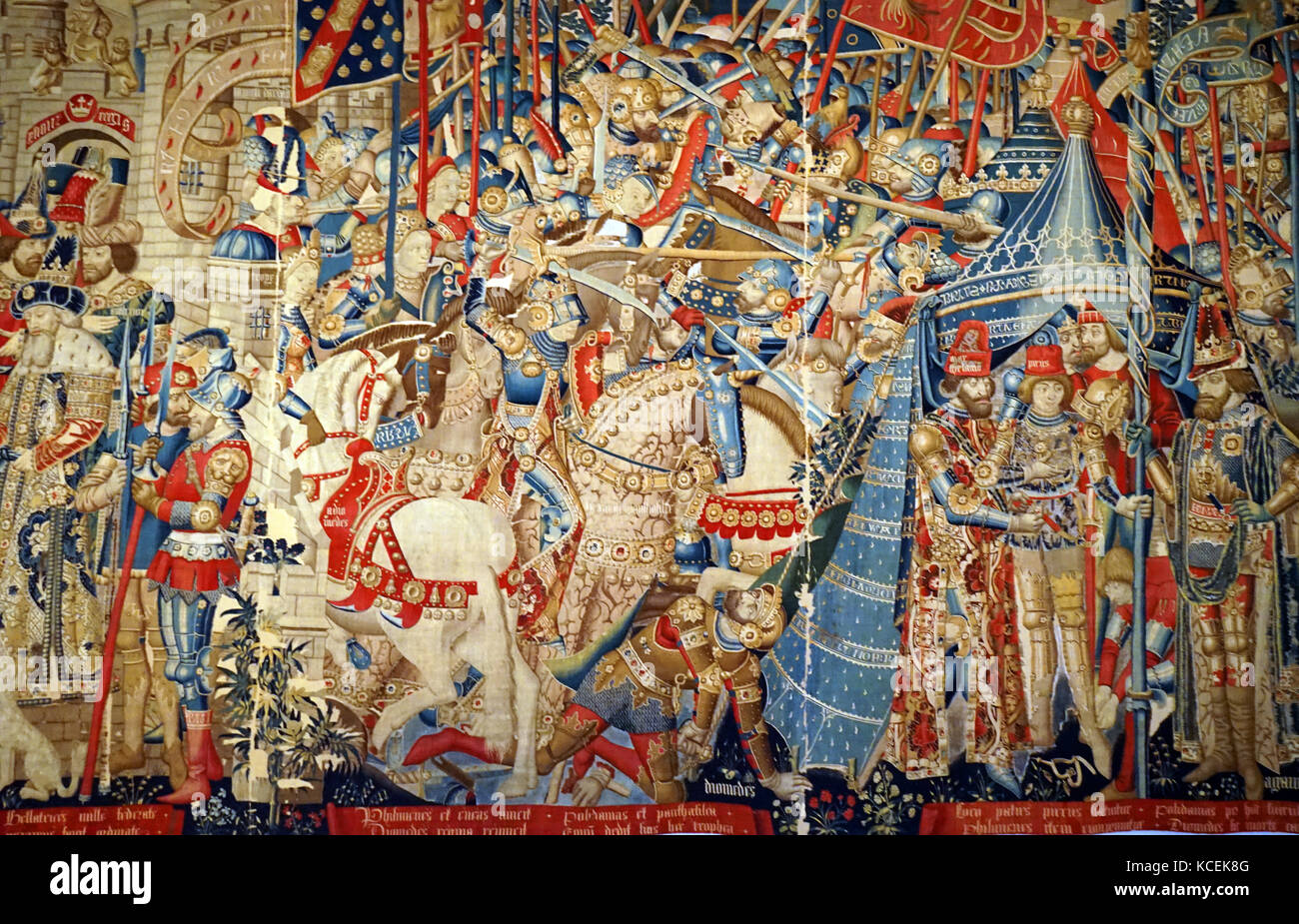 Détail d'une tapisserie représentant des scènes de la guerre de Troie. Les jeunes imberbes est le fils du guerrier grec Achille, Pyrrhus. En date du 15e siècle Banque D'Images