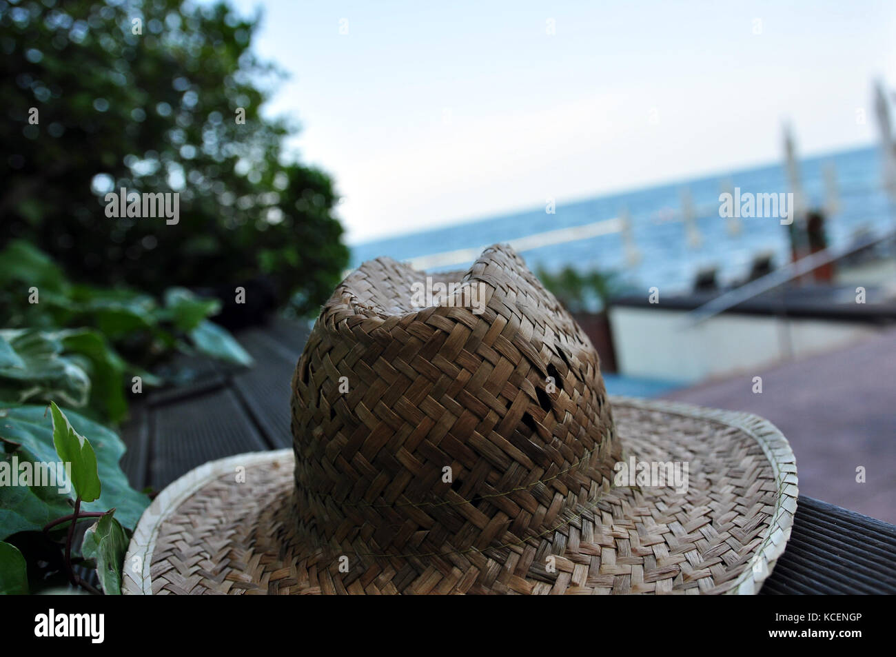 Summer vibe, summer hat sur la plage Banque D'Images