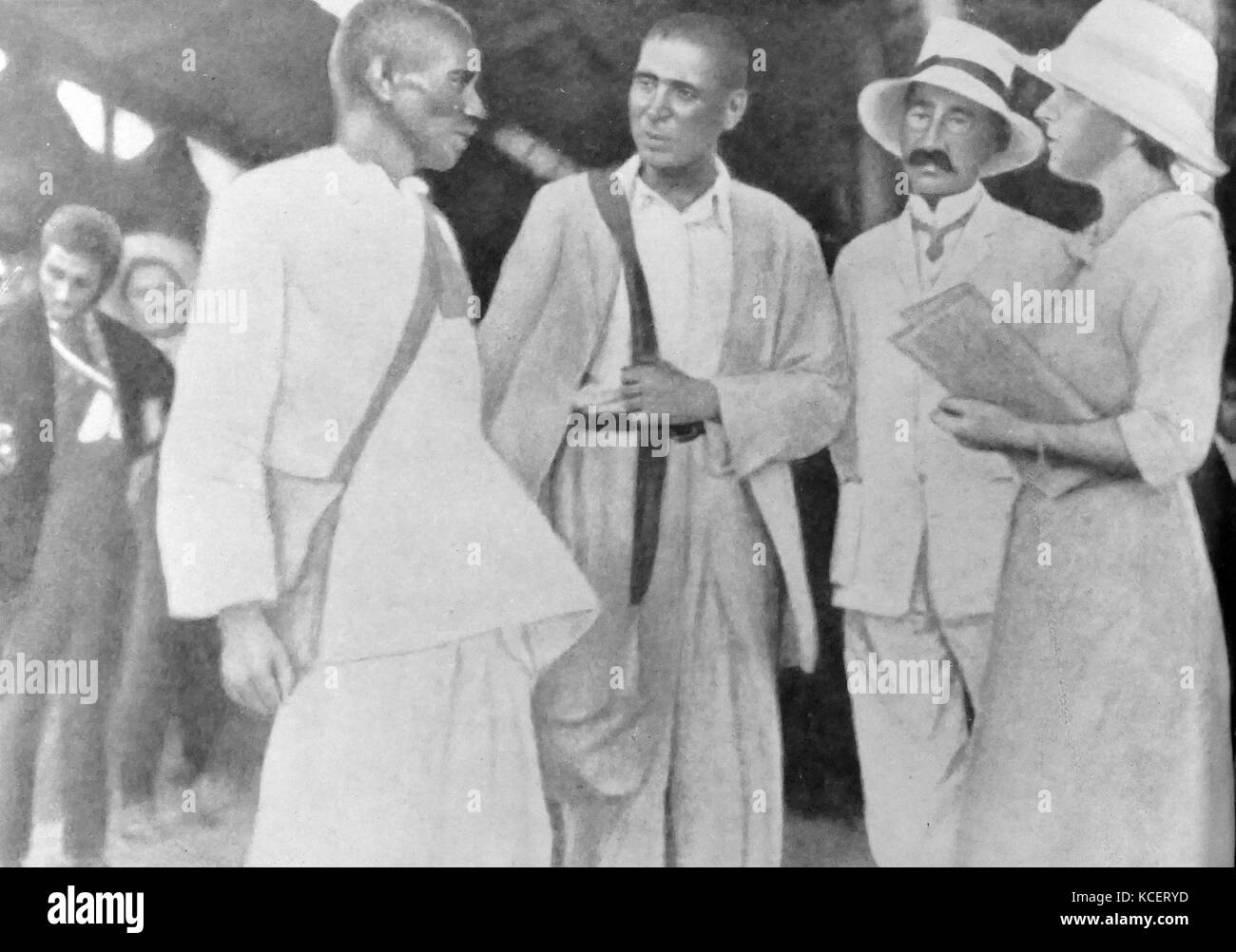 Mohandas Gandhi, avec Kallenbach et Mlle Schlesin en Afrique du Sud, au cours de sa campagne Satyagraha 1910. Banque D'Images