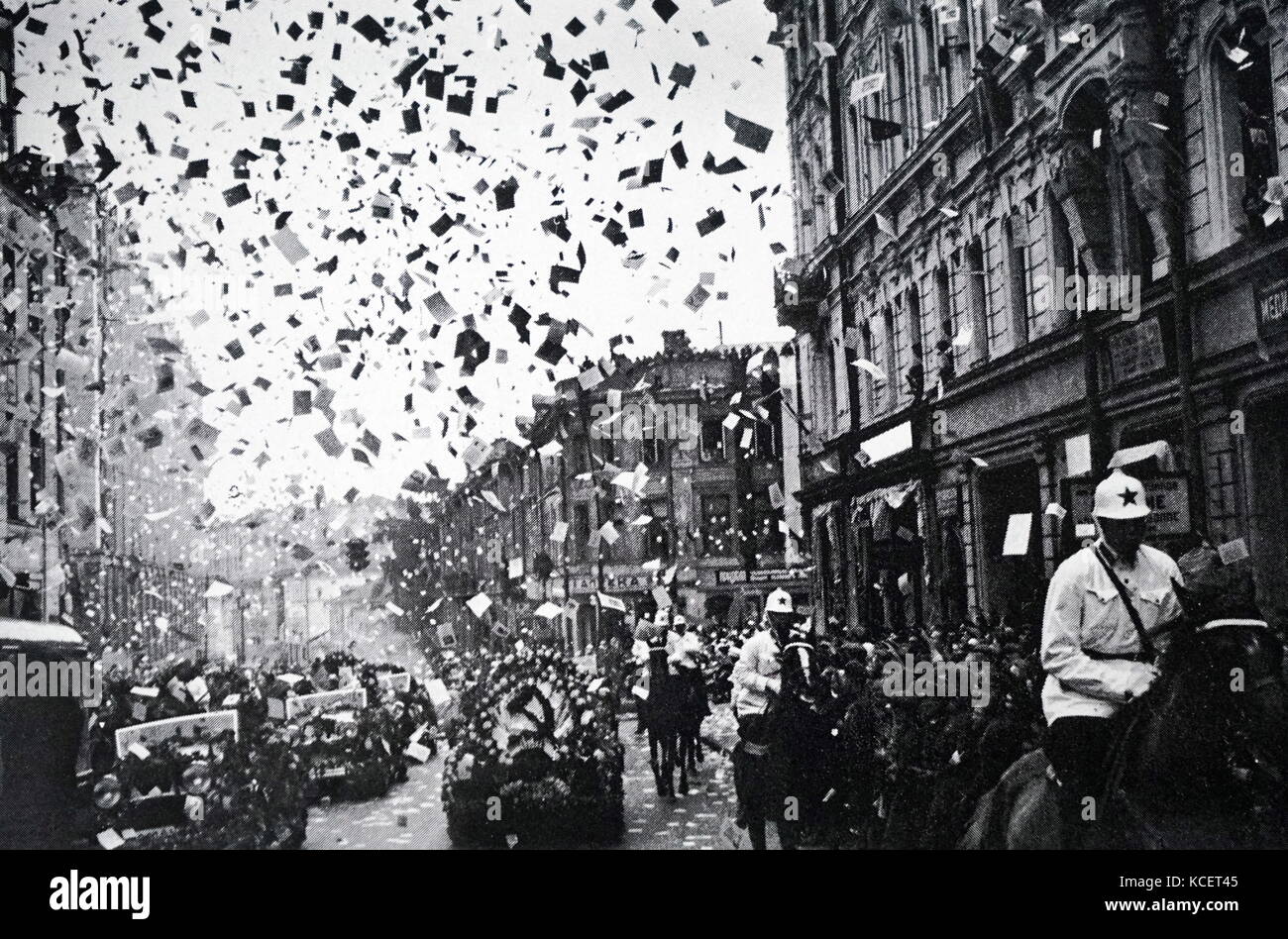 Célébrations de l'Armée rouge mène à Leningrad (Saint-Pétersbourg), du dixième anniversaire de la révolution russe de 1917 Banque D'Images