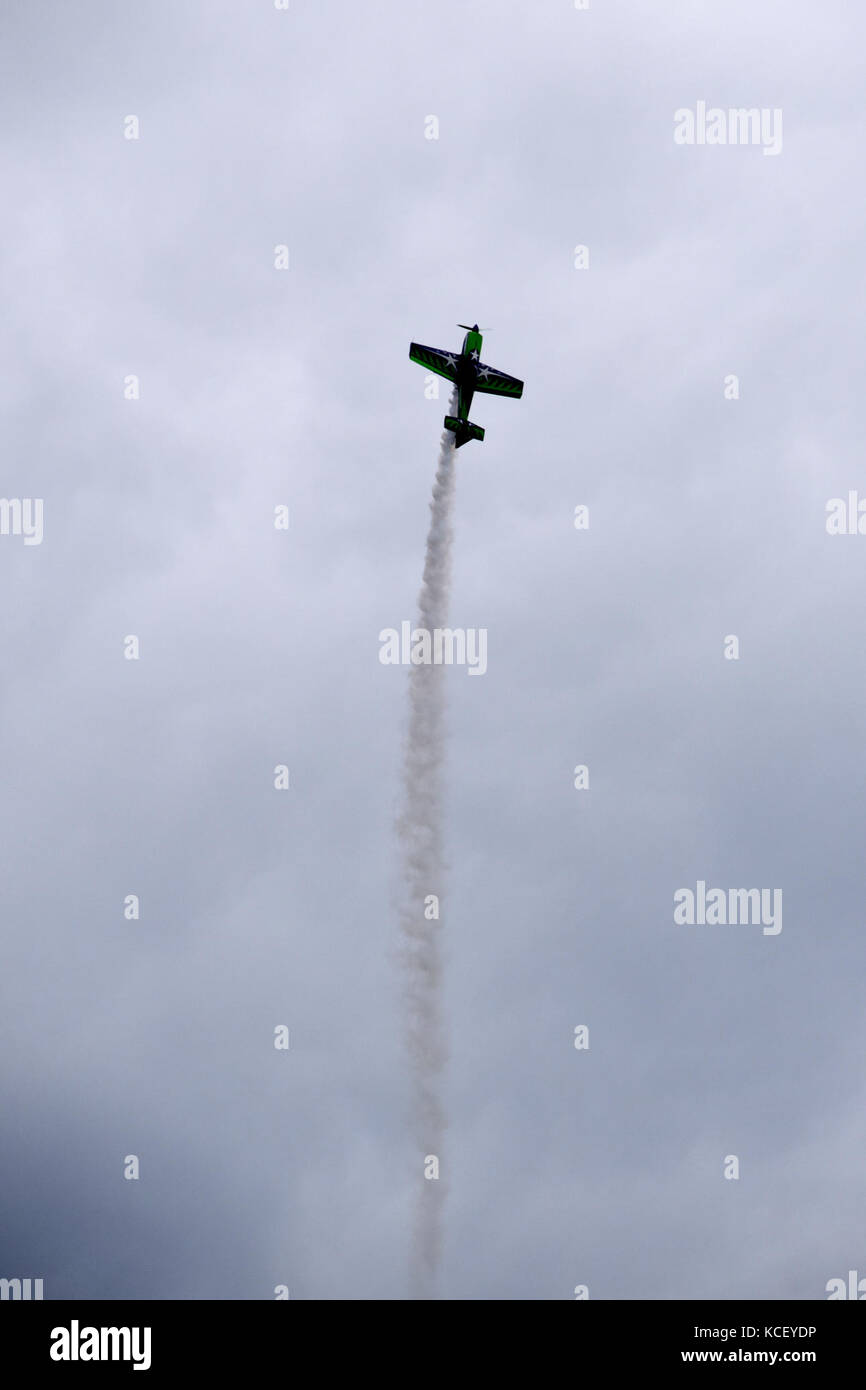 Un mélange éclectique d'avions volent au-dessus de m6 et 7centire joint national guard base, Caroline du Sud, la préparation de la journée d'ouverture de la garde nationale de Caroline du Sud et la masse de l'air expo prévue pour mai . Cette expo est une vitrine de démonstration des capacités de la Caroline du Sud et les soldats de la garde nationale en disant merci pour le soutien des collègues sud carolinians et la communauté environnante. La garde nationale de Caroline du sud (photo prise par le sergent Brad M. mincey, 108e détachement des affaires publiques) Banque D'Images