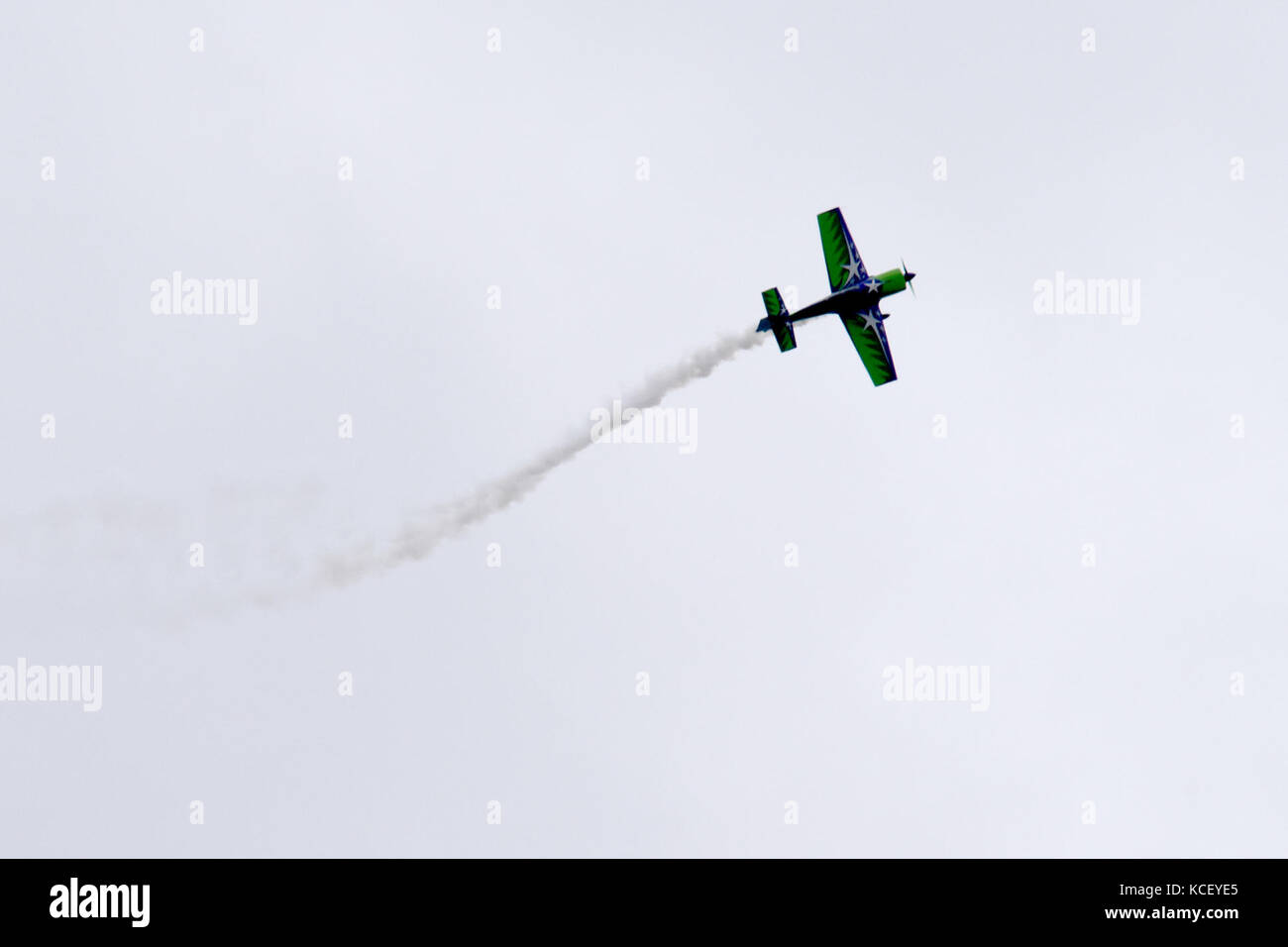 Un mélange éclectique d'avions volent au-dessus de m6 et 7centire joint national guard base, Caroline du Sud, la préparation de la journée d'ouverture de la garde nationale de Caroline du Sud et la masse de l'air expo prévue pour mai . Cette expo est une vitrine de démonstration des capacités de la Caroline du Sud et les soldats de la garde nationale en disant merci pour le soutien des collègues sud carolinians et la communauté environnante. La garde nationale de Caroline du sud (photo prise par le sergent Brad M. mincey, 108e détachement des affaires publiques) Banque D'Images