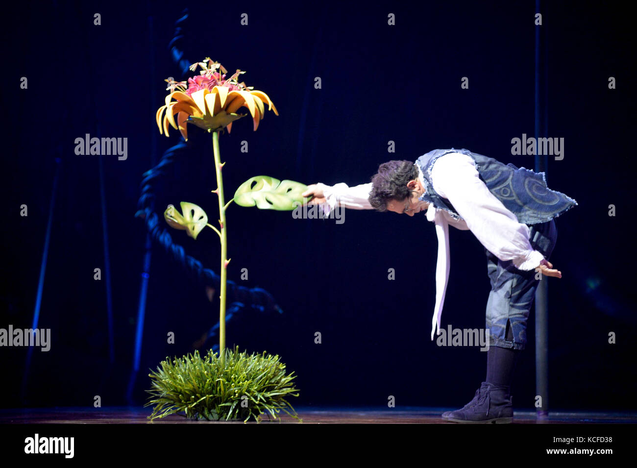 Sao Paulo, Brésil. 4 octobre 2017. Présentation du spectacle « Amaluna » du Cirque du Soleil dans la nuit du mercredi 04, au parc Villa Lobos à São Paulo. Crédit: Brésil Photo Press/Alay Live News Banque D'Images