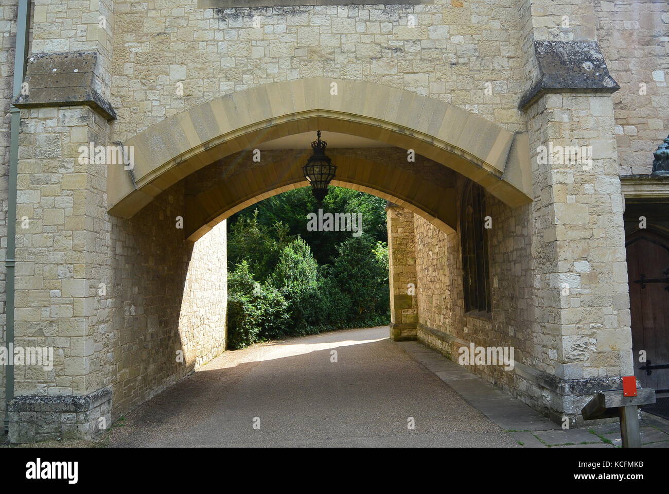 Tunnel à Anglesey abbey demeure seigneuriale dans le Cambridgeshire en Angleterre. Banque D'Images