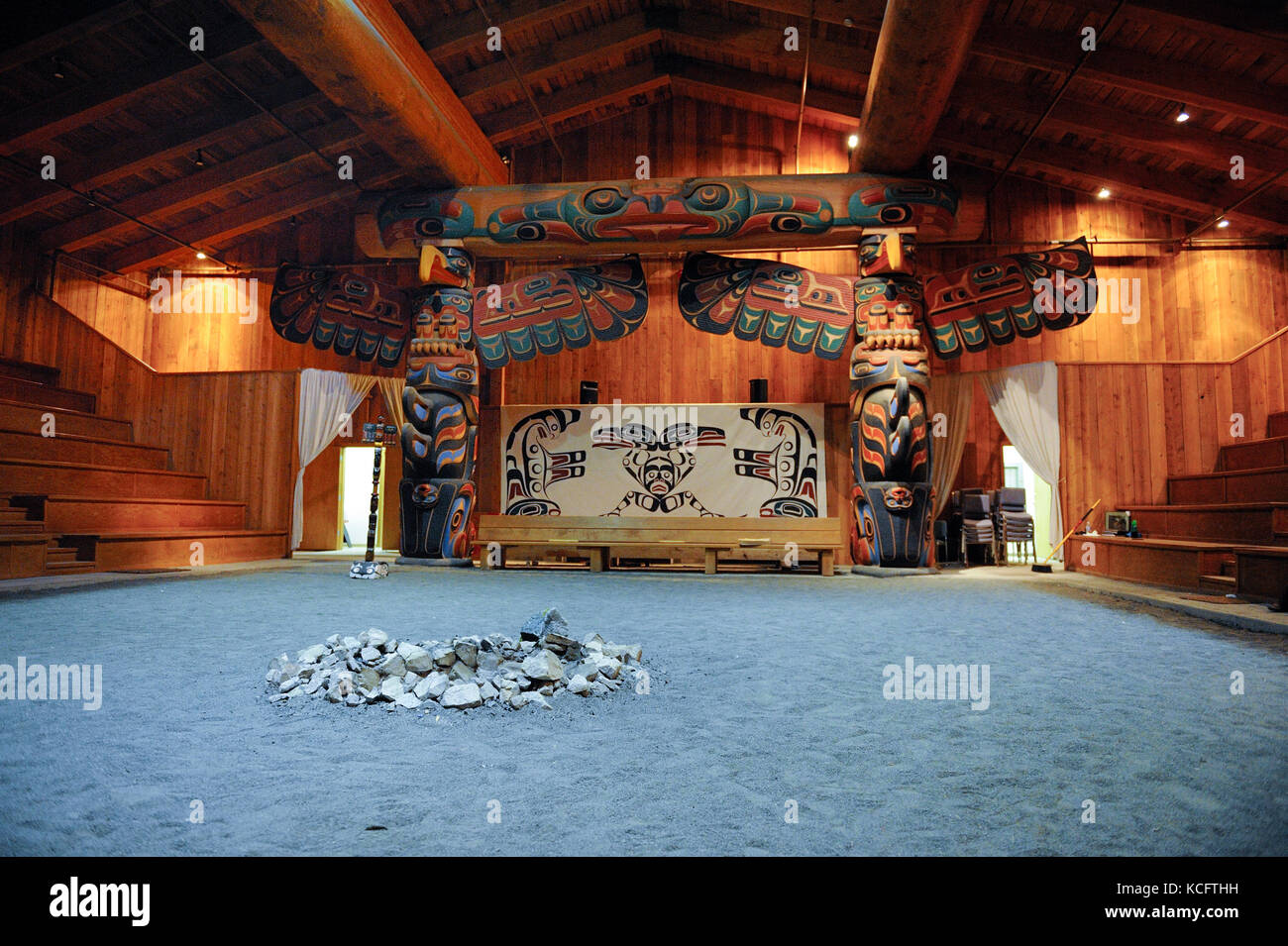 Grande maison de Kitasoo prises à Klemtu, Prince Royal Island, Great Bear Rainforest, BC Canada Banque D'Images