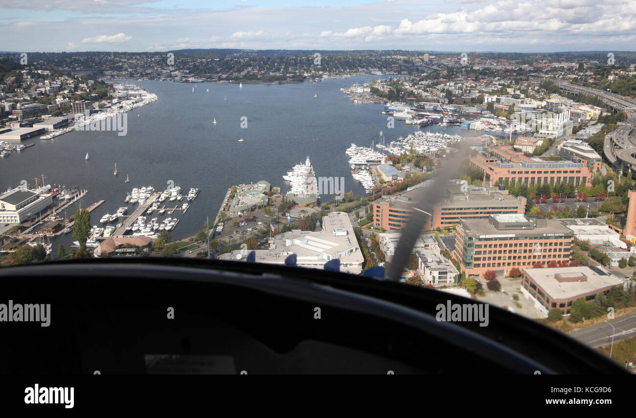 Entrée en terre sur Lake Union à Seattle dans un hydravion, USA Banque D'Images