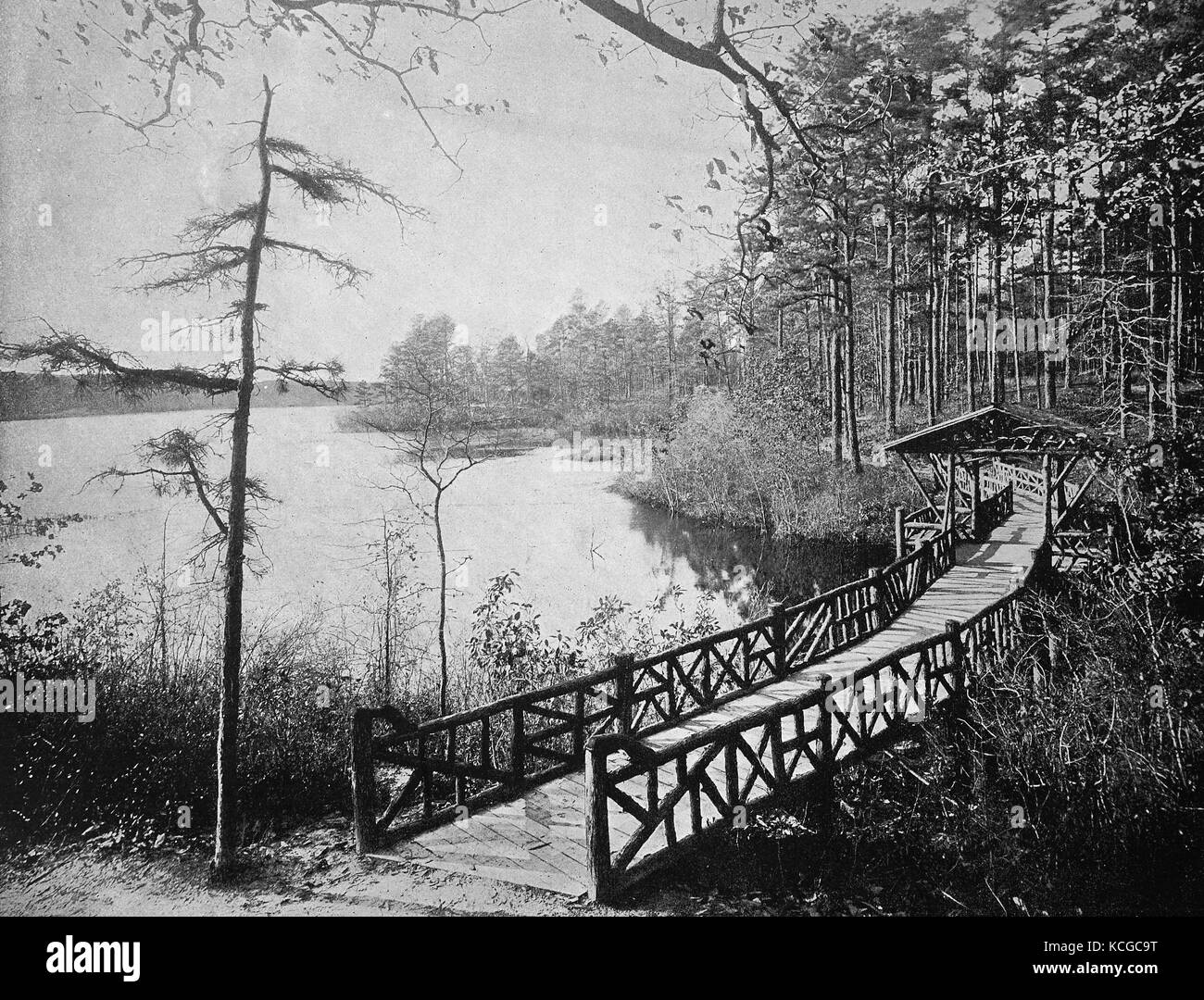 États-unis d'Amérique, un pont en bois sur le lac Érié à Lakewood, Ohio State, le pont a été appelée Kiss Bridge numérique, l'amélioration de la reproduction d'une photo historique de l'année 1899 (estimé) Banque D'Images