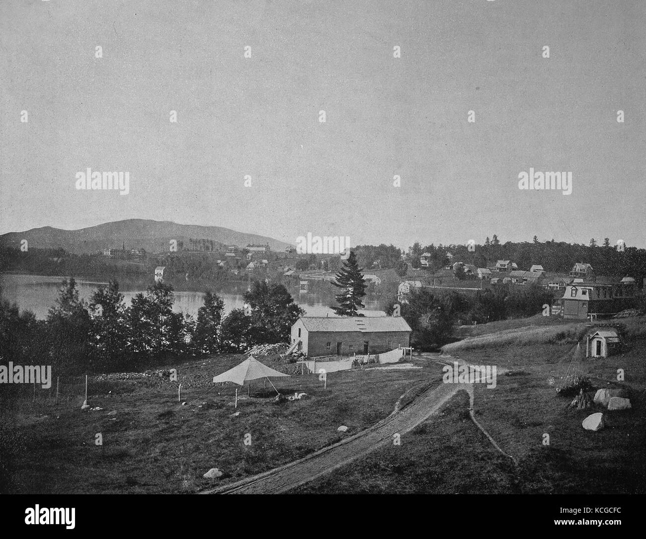 États-unis d'Amérique, du paysage dans les Adirondacks, station balnéaire sur le lac Placid, État de New York, l'amélioration numérique reproduction d'une photo historique de l'année 1899 (estimé) Banque D'Images