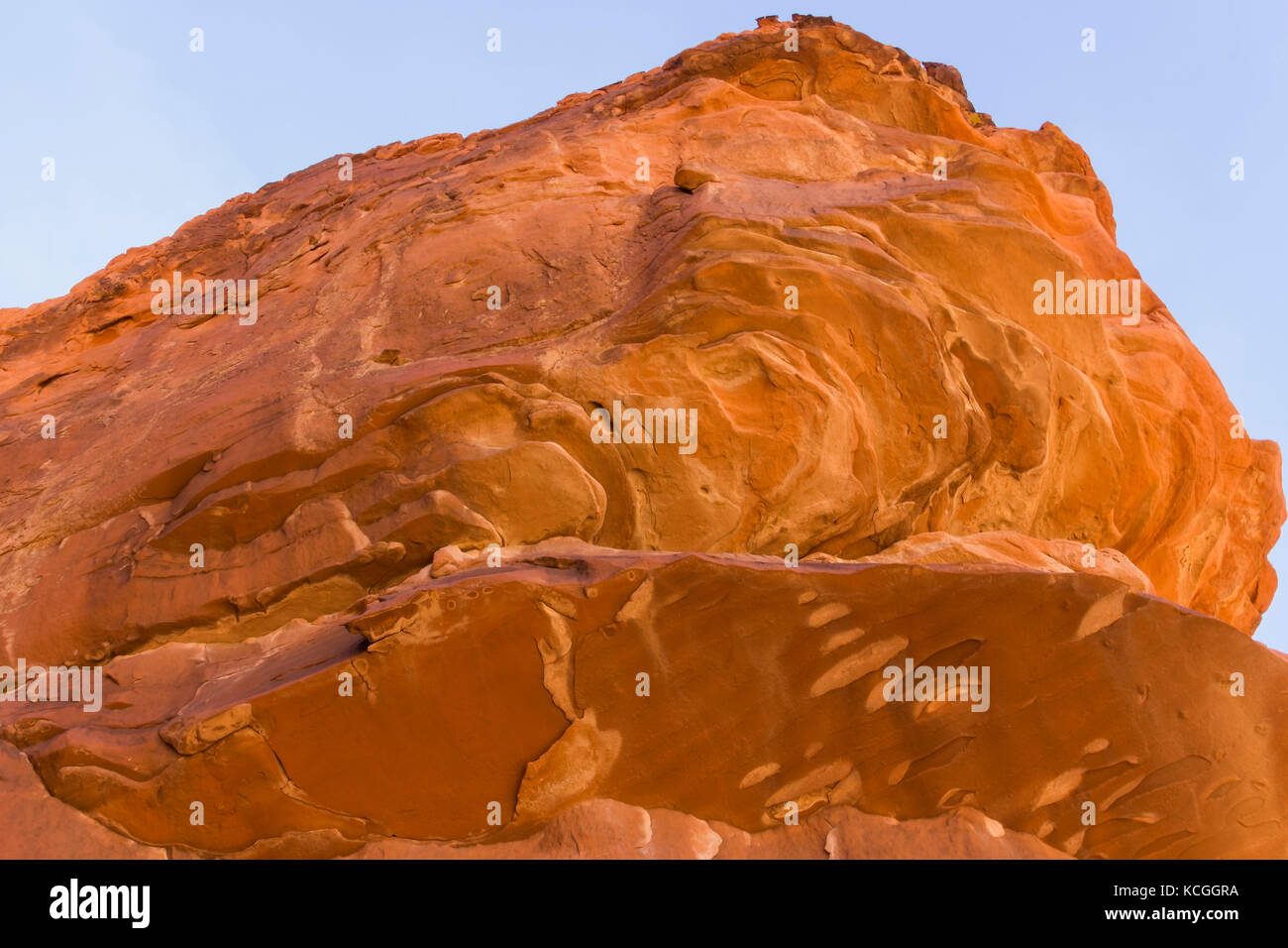 Une formation rocheuse de couleur orange dans le Nevada. Banque D'Images