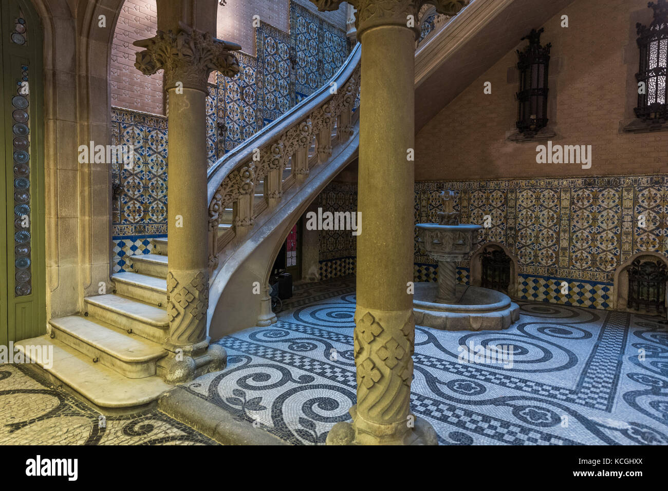 Palau del Baró de Quadras, Barcelone, Catalogne, Espagne Banque D'Images