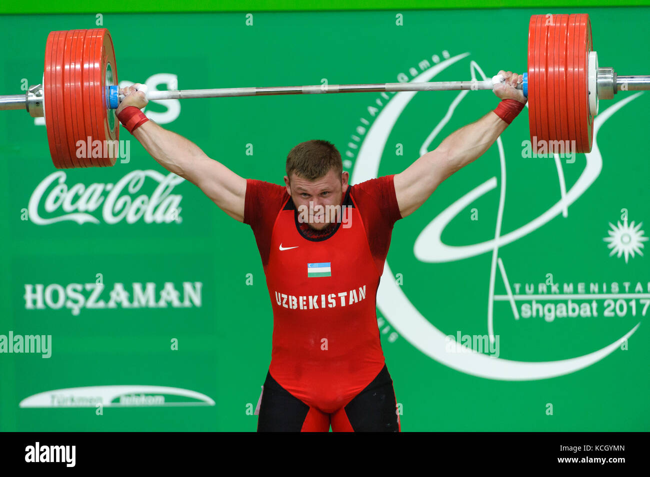 Turkménistan 2017 - 5e Jeux asiatiques Indoor & MartialArts 24-09-2017. L'haltérophilie mens 105 kg - Ivan Efremov (UZB) participe à snatch Banque D'Images