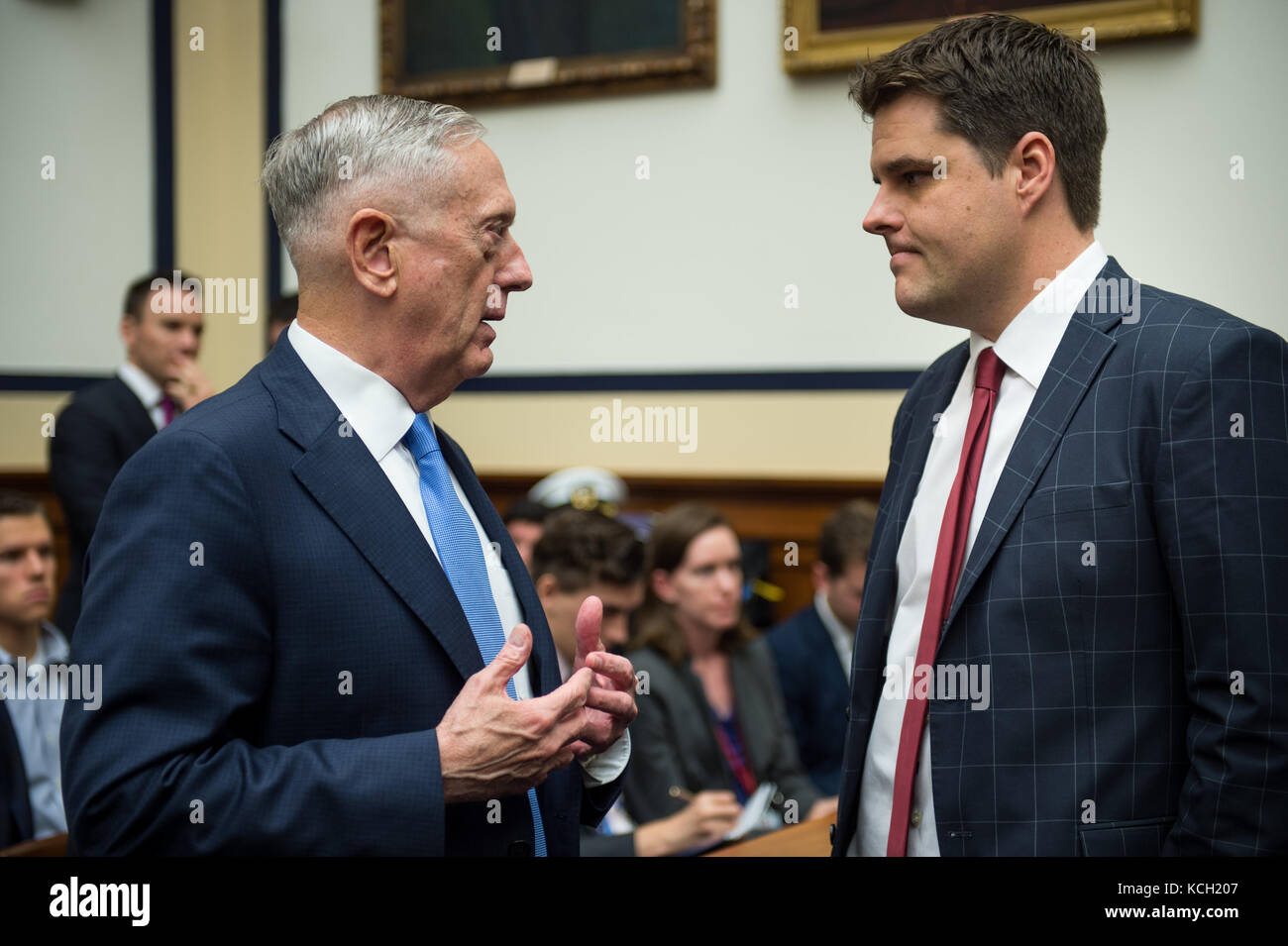 Le Secrétaire de la Défense Jim Mattis témoigne lors d'une commission des forces armées audition sur la colline du Capitole, le 3 octobre 2017. Banque D'Images Le Secrétaire de la Défense Jim Mattis témoigne lors d'une commission des forces armées audition sur la colline du Capitole, le 3 octobre 2017. Banque D'Images