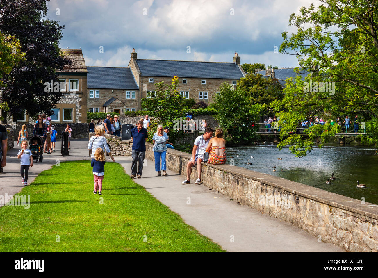 Riverside Walk, rivière Wye, Bakewell, Derbyshire Banque D'Images