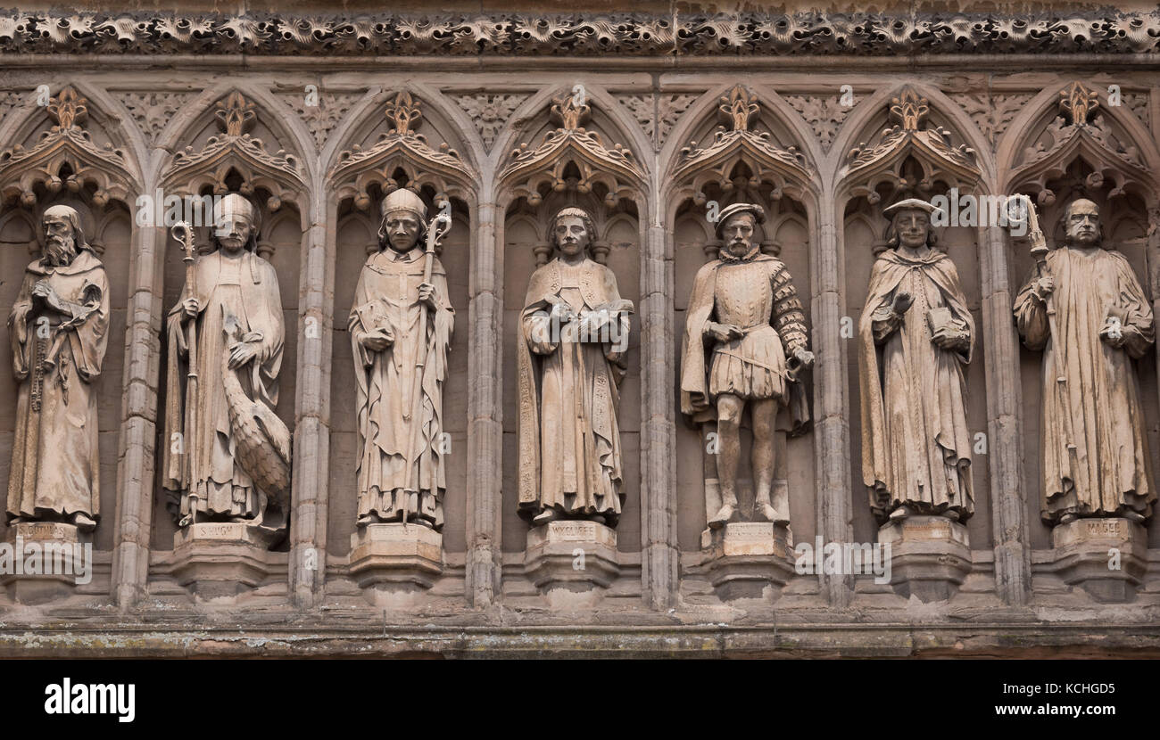 Les tuteurs saint saints et de noblesse à Leicester sculptures catherdral Banque D'Images