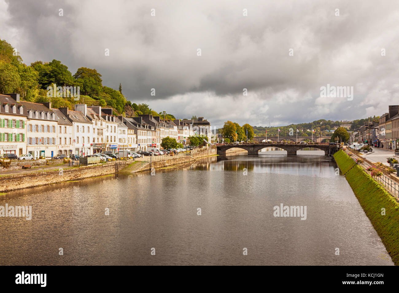 Village de Châteaulin sur le canal de Nantes à Brest, Bretagne, France Banque D'Images