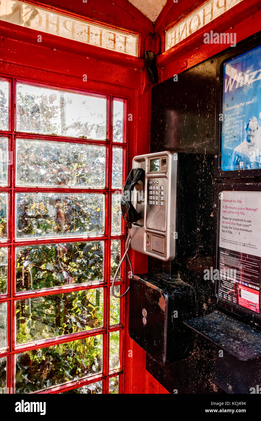 L'iconique, general post office red k6 téléphone fort situé dans le parking de Rannoch railway station Banque D'Images