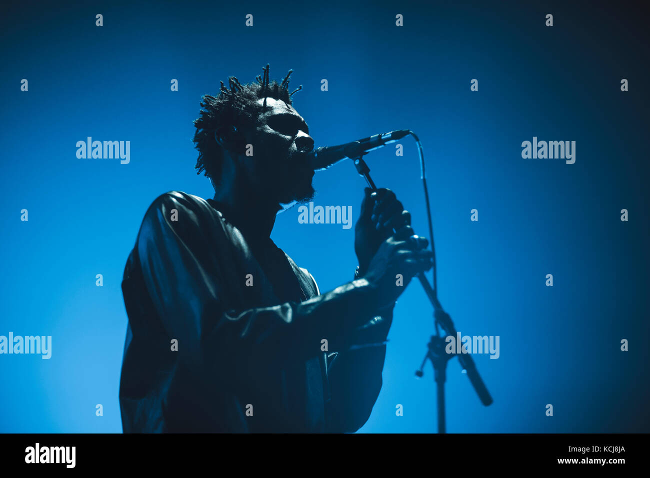 Le groupe de trip hop anglais attaque massive effectue un concert live à Forum à Copenhague. Ici le chanteur Daddy G est vu sur scène. Le Danemark, 16/08 2016. Banque D'Images