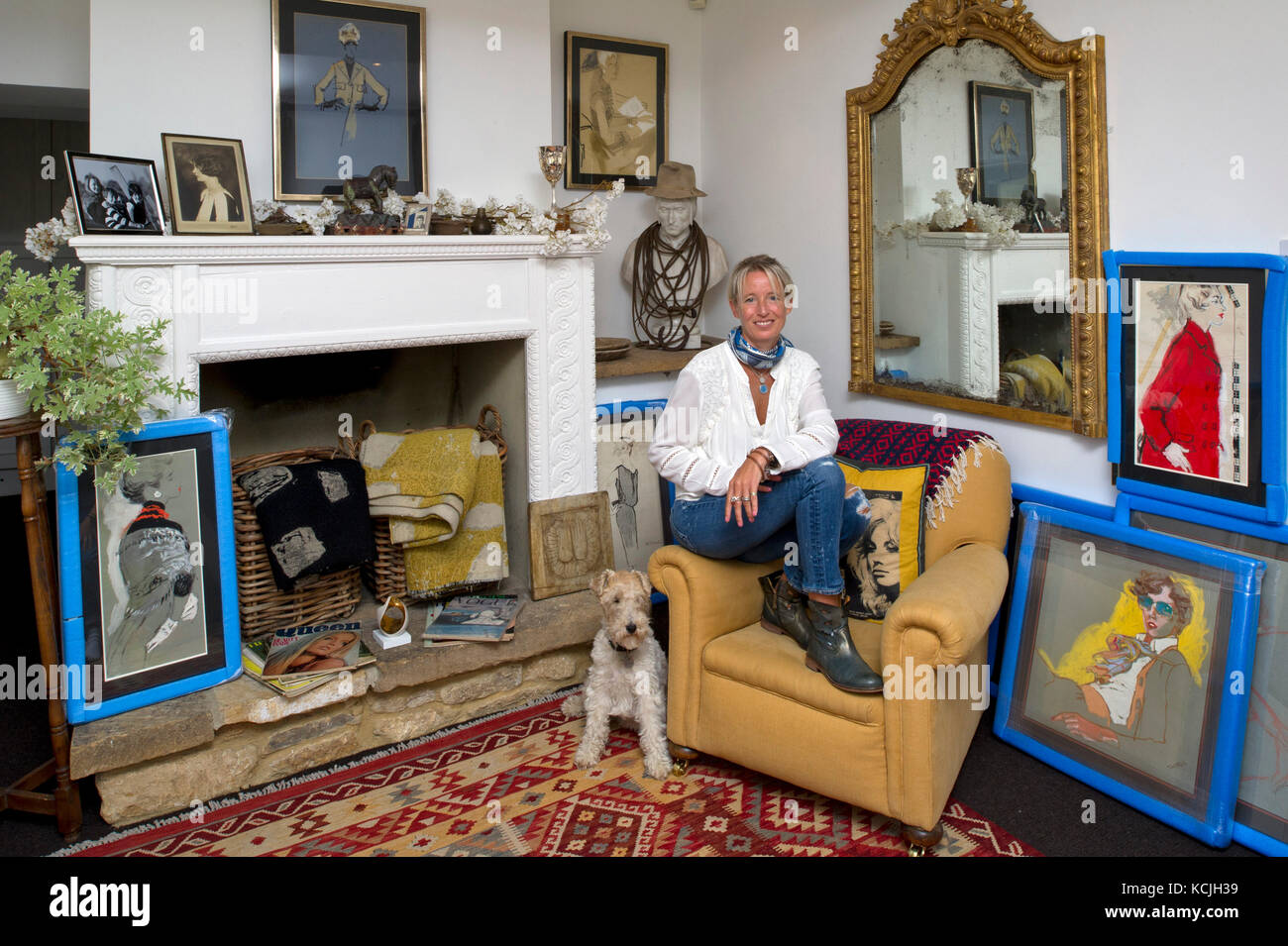 Connie gris, fine art collector et négociant en mode antique art. Banque D'Images