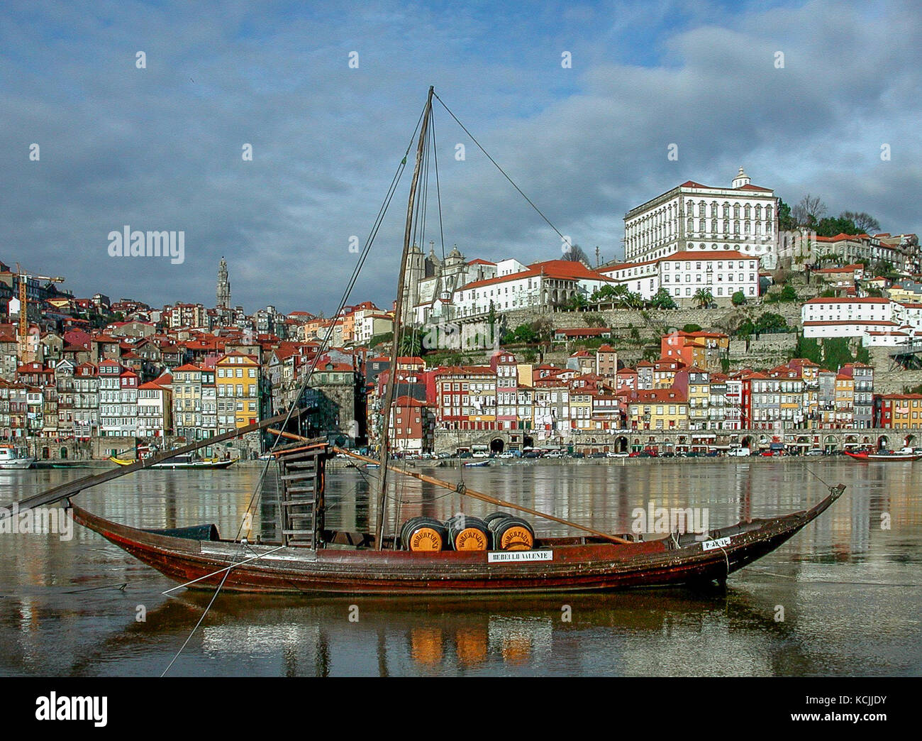 Barco rabelo bateaux de transport Port, Vieille ville de Porto, Portugal Banque D'Images