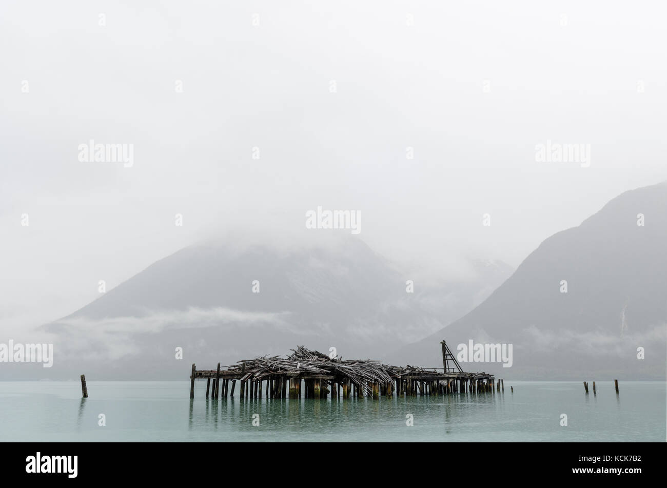 Le Canada, la Colombie-Britannique, Bella Coola, Tallheo Cannery, abandonné, conserverie de saumon de la côte centrale, des pilotis, Bentinck Arm, l'océan Pacifique, Banque D'Images