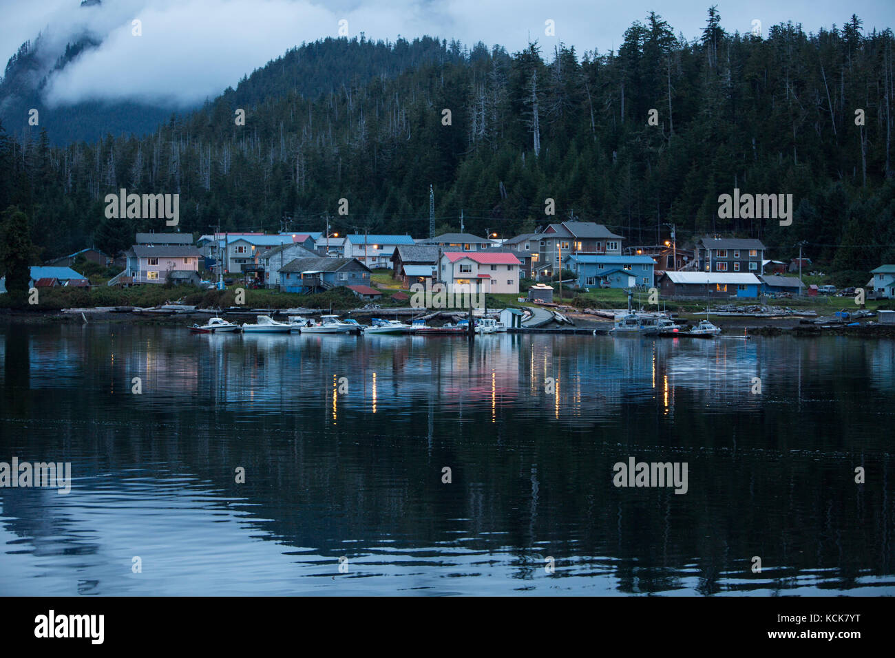 Le petit village des Premières nations de Kyuquot, sur la côte ouest de l'île de Vancouver. Kyuquot, Île de Vancouver, Colombie-Britannique, Canada Banque D'Images