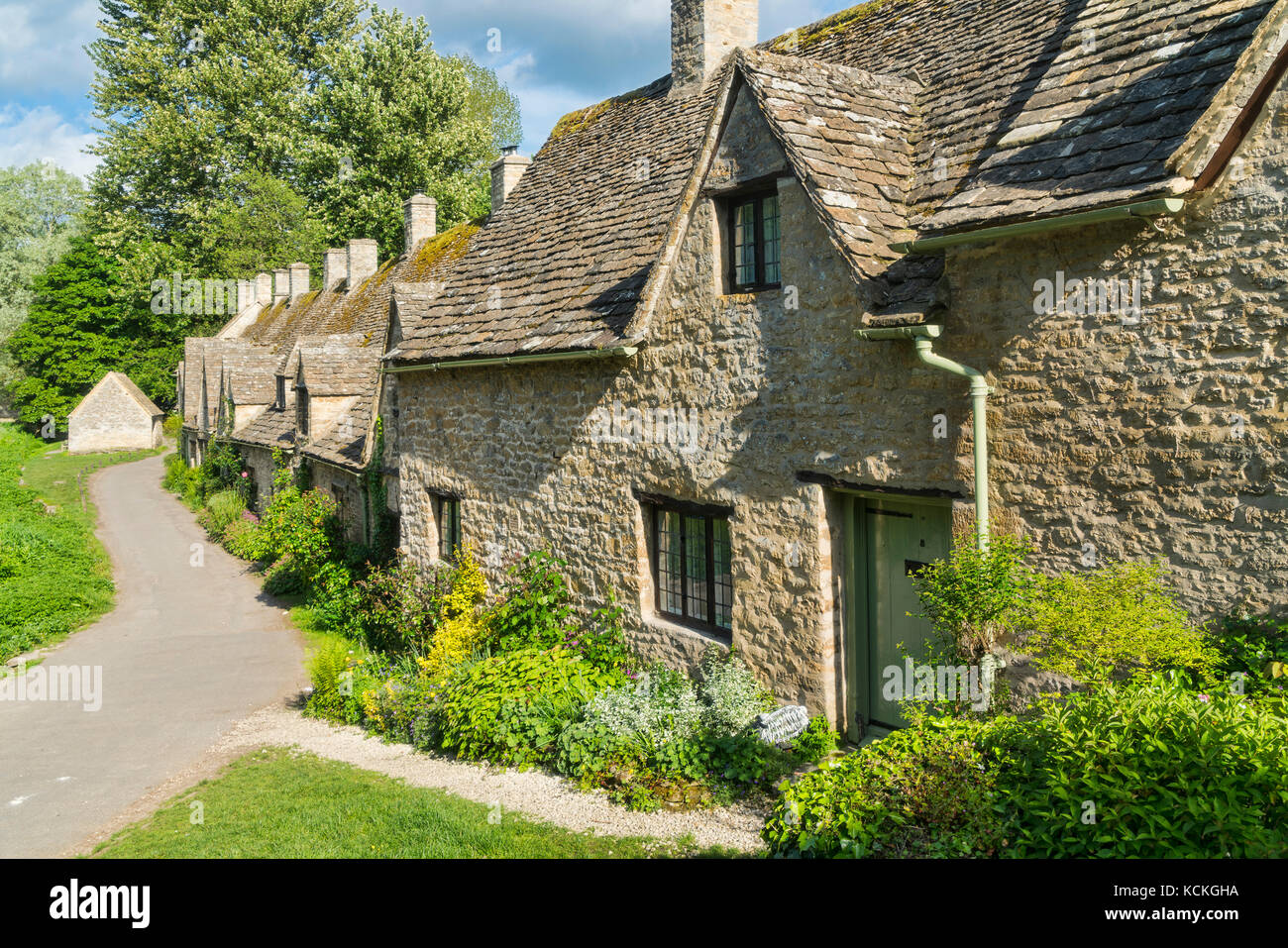 Arlington Row dans le village de Bibury, Gloucestershire, Cotswolds,  Royaume-Uni Photo Stock - Alamy