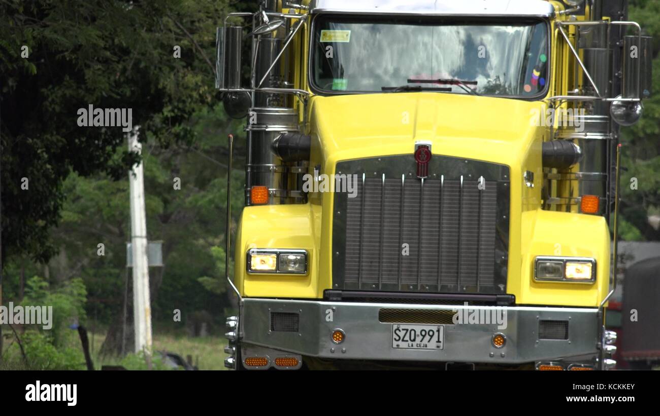 Camion jaune ou Big Rig Banque D'Images