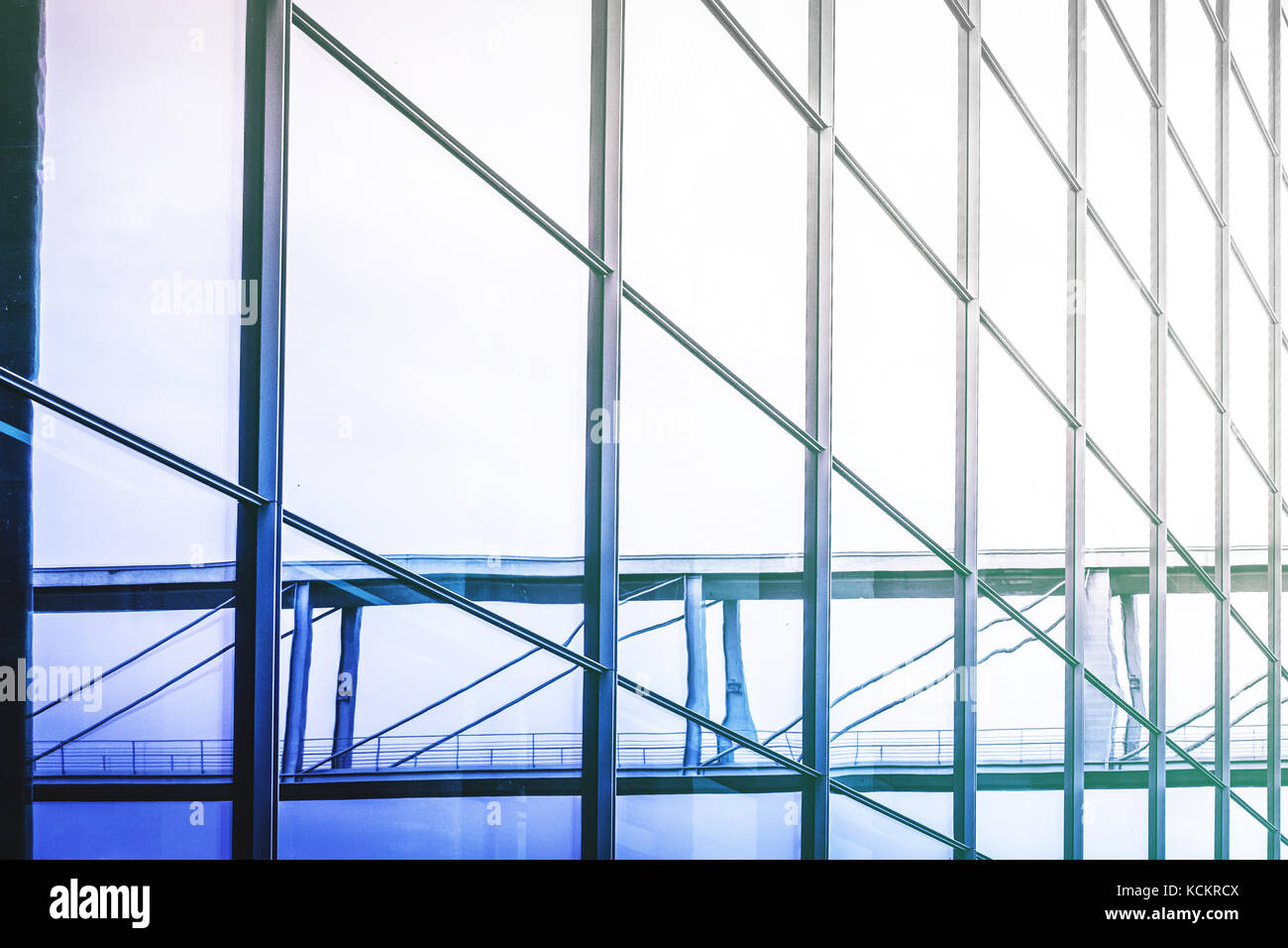 Façade en verre d'extérieur de bâtiment de bureau , abstrait architecture Banque D'Images