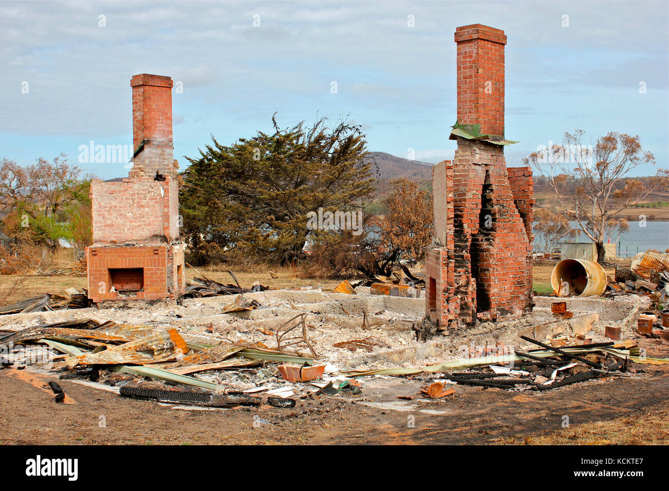 Après les feux de brousse catastrophiques de janvier 4 2013, une maison détruite. Dunalley, sud-est de la Tasmanie, Australie Banque D'Images