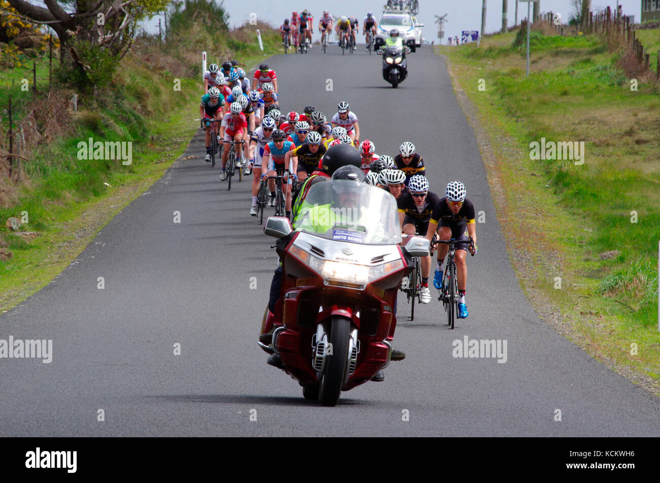 Visite de la course cycliste de Tasmanie, un événement annuel avec un itinéraire variable couvrant plus de 600 km sur six jours. Près de Highclere et Burnie, Tasmanie, Australie Banque D'Images