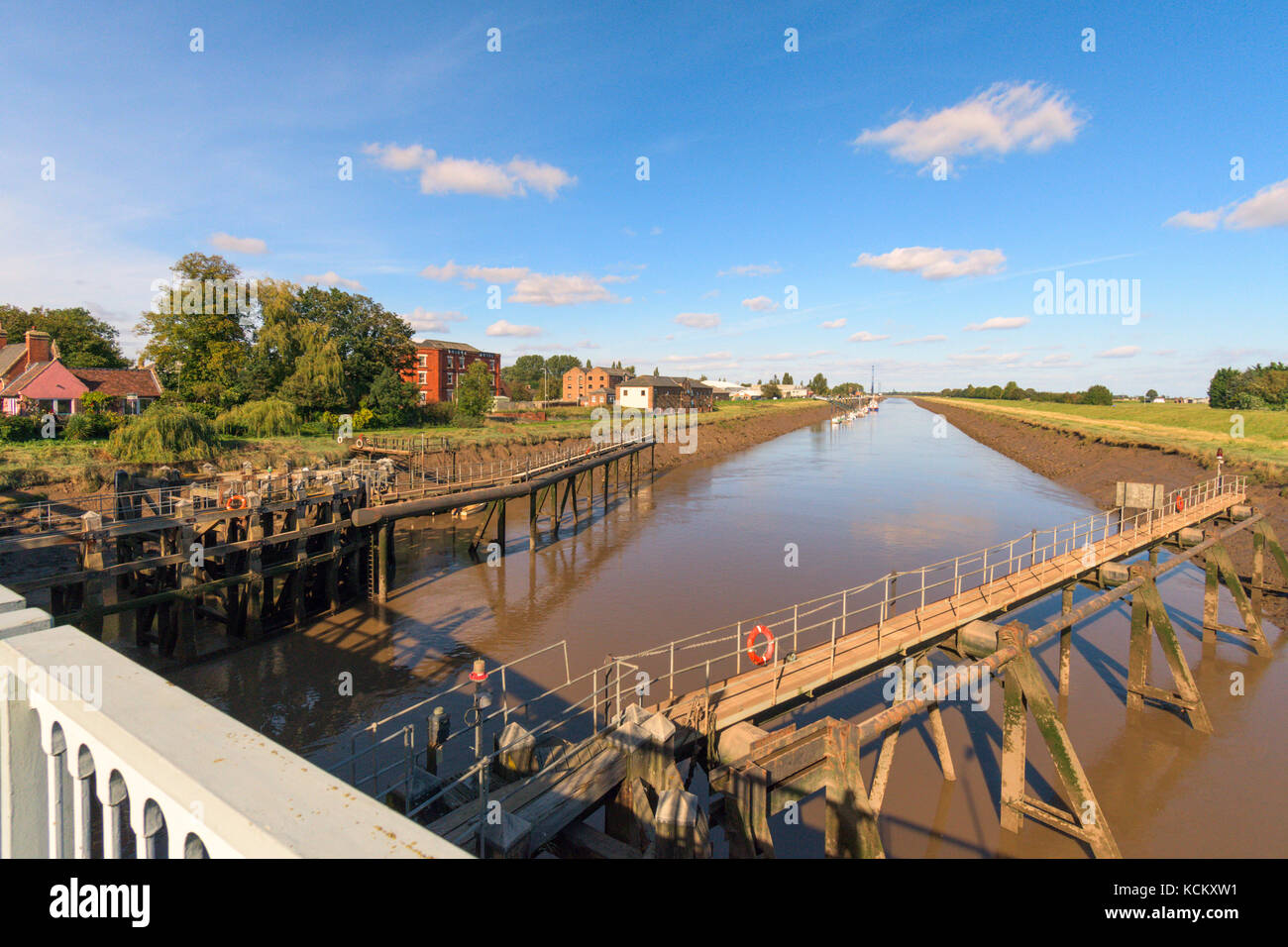 Sutton bridge pont routier sur la rivière Nene et portant la route A17, dans le Lincolnshire. Banque D'Images