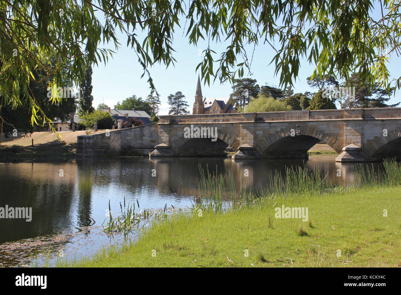 Le pont Ross s'est terminé en 1836 en utilisant du travail forcé qui s'étend sur la rivière Macquarie. Toute la ville est inscrite au Registre du domaine national, et Banque D'Images