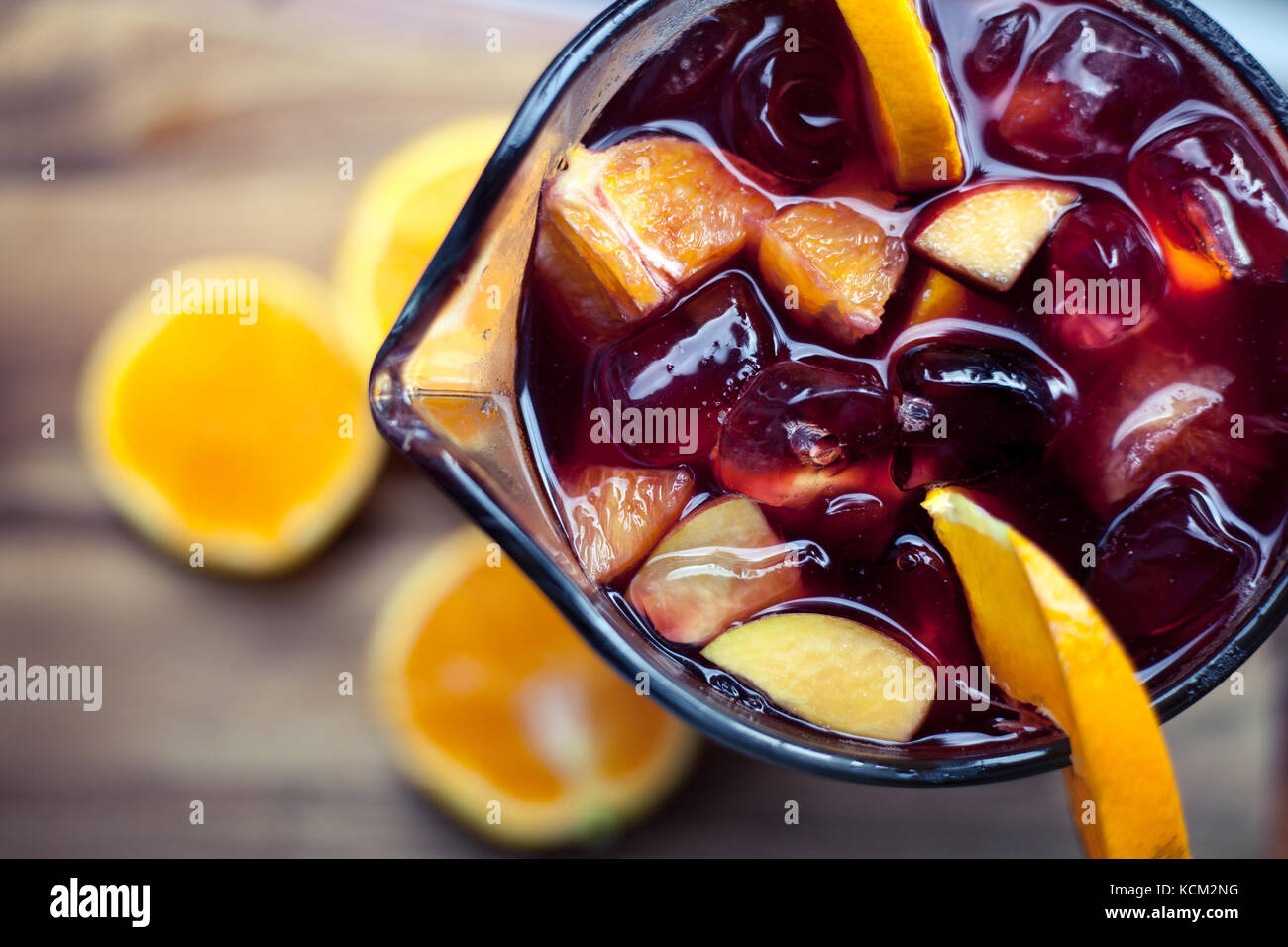 Photo gros plan d'un fruit-paniers sangria jug Banque D'Images