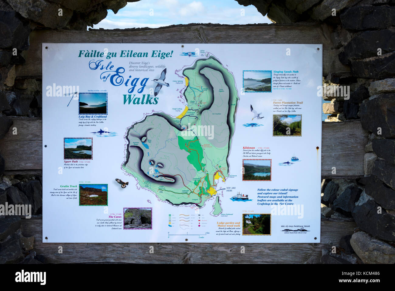 D'information touristique avec la carte, Galmisdale sur l'île de Eigg, Ecosse, Royaume-Uni Banque D'Images